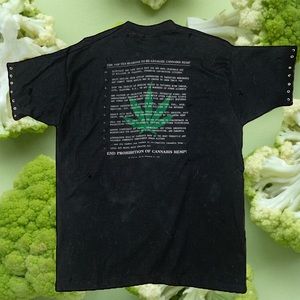 “RE-legalize It!” Tee 🥦🚭 (size: XL)